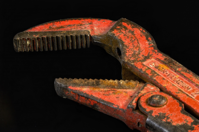 plombier-CIPIERES-min_pipe-wrench-318084